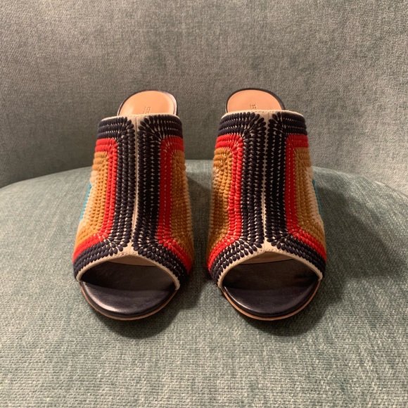 bernardo nala embroidered heel